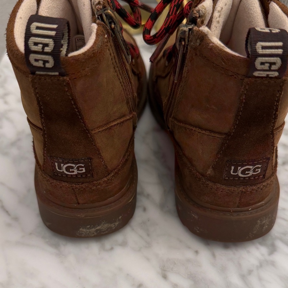 UGG Kids Brown Boots with Red Checkered Laces - Picture 4 of 6